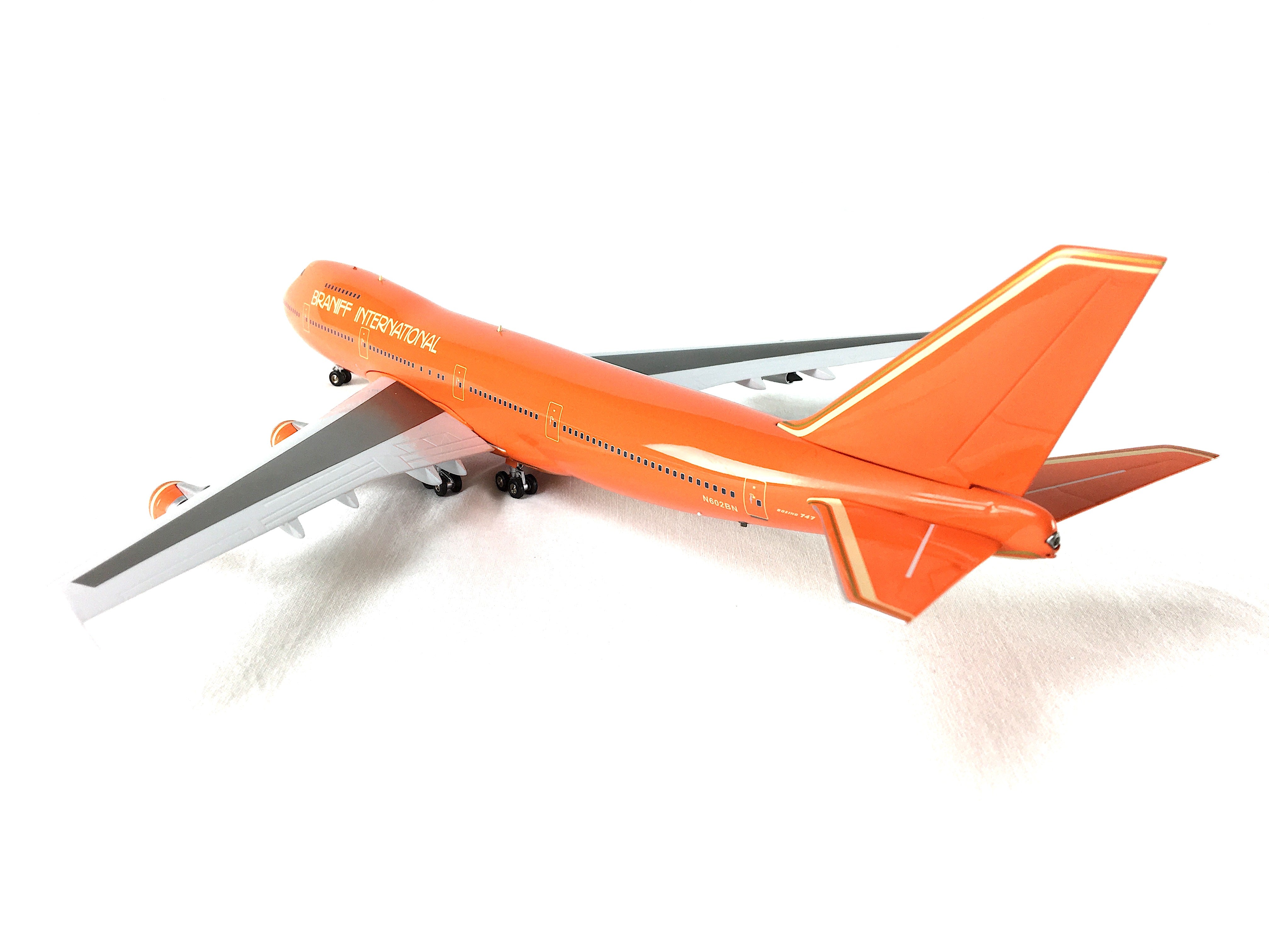 1/200 インフライト　ブラニフ　ボーイング747 Amazon.com: Flight Miniatures Inflight 200 Braniff Ultra Orange